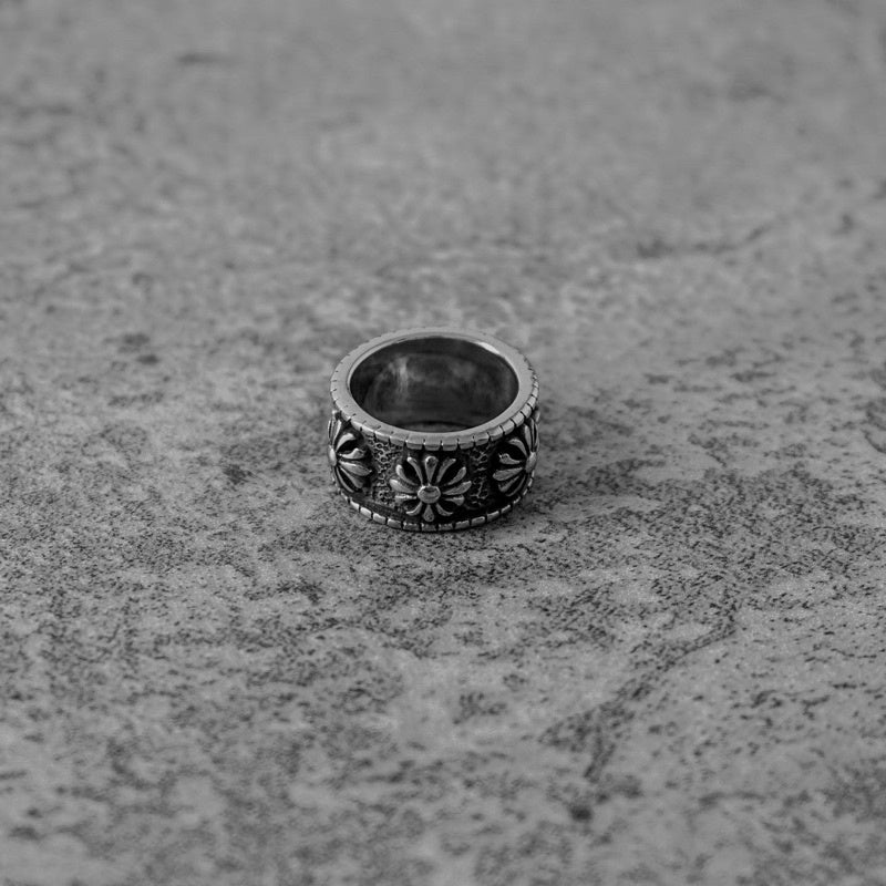 FAITH FADE - Stone Flower Ring
