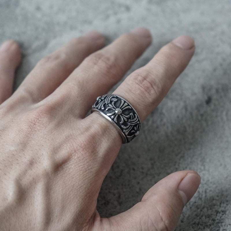 FAITH FADE - Wall Cross Ring